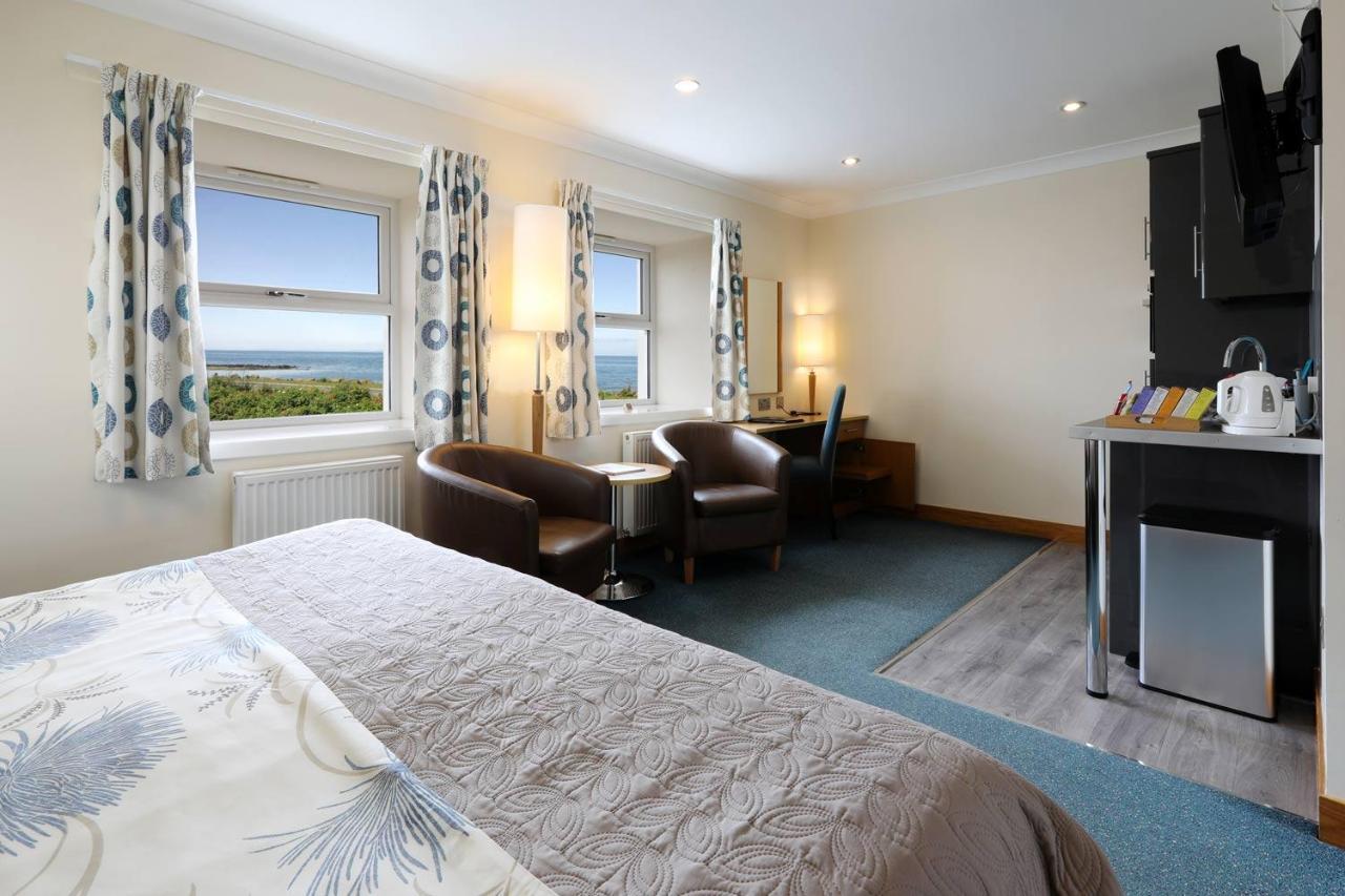 Woodland Bay Hotel Гървън Екстериор снимка