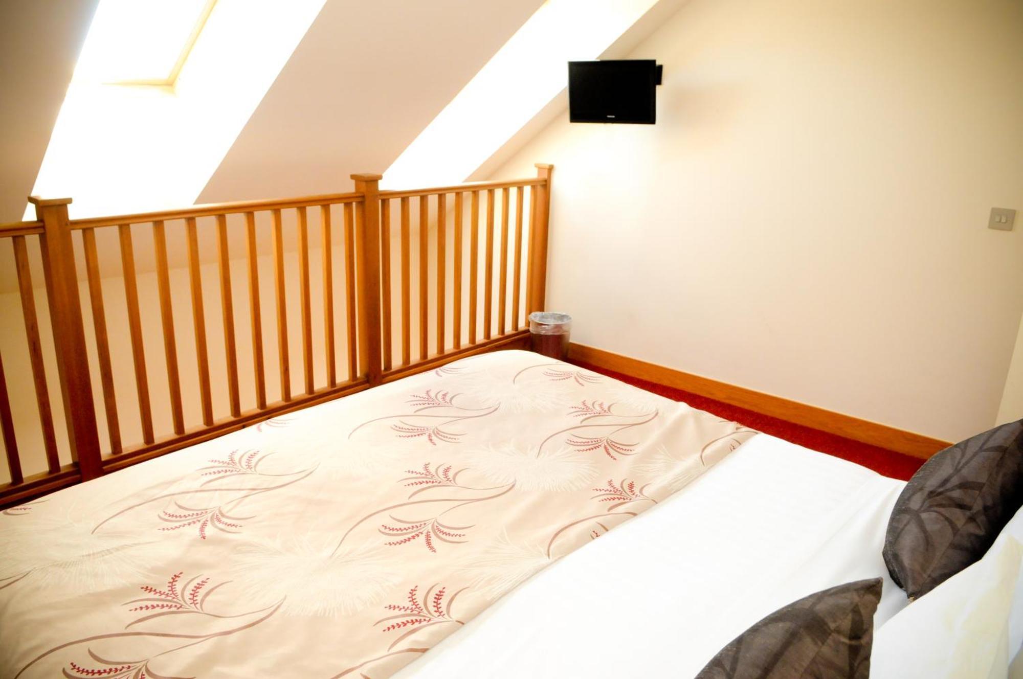 Woodland Bay Hotel Гървън Стая снимка