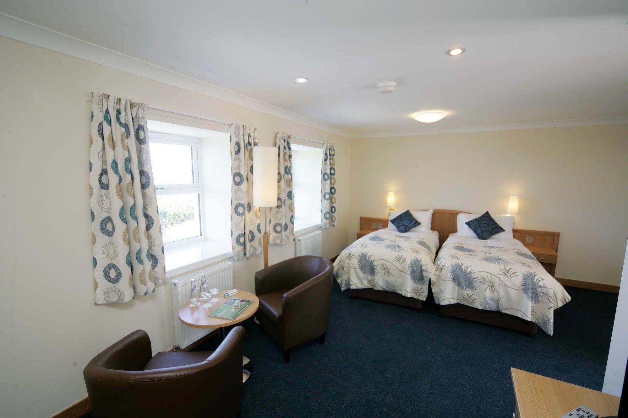 Woodland Bay Hotel Гървън Екстериор снимка
